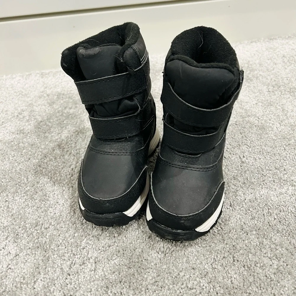 Toddler Black Winter Boots with Velcro Straps 7T